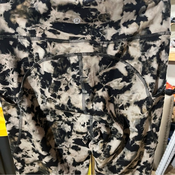 LULULEMON ~ Invigorate High Rise Tight Dispersed Raw Light Linen Multi Sz 8 - Picture 12 of 15